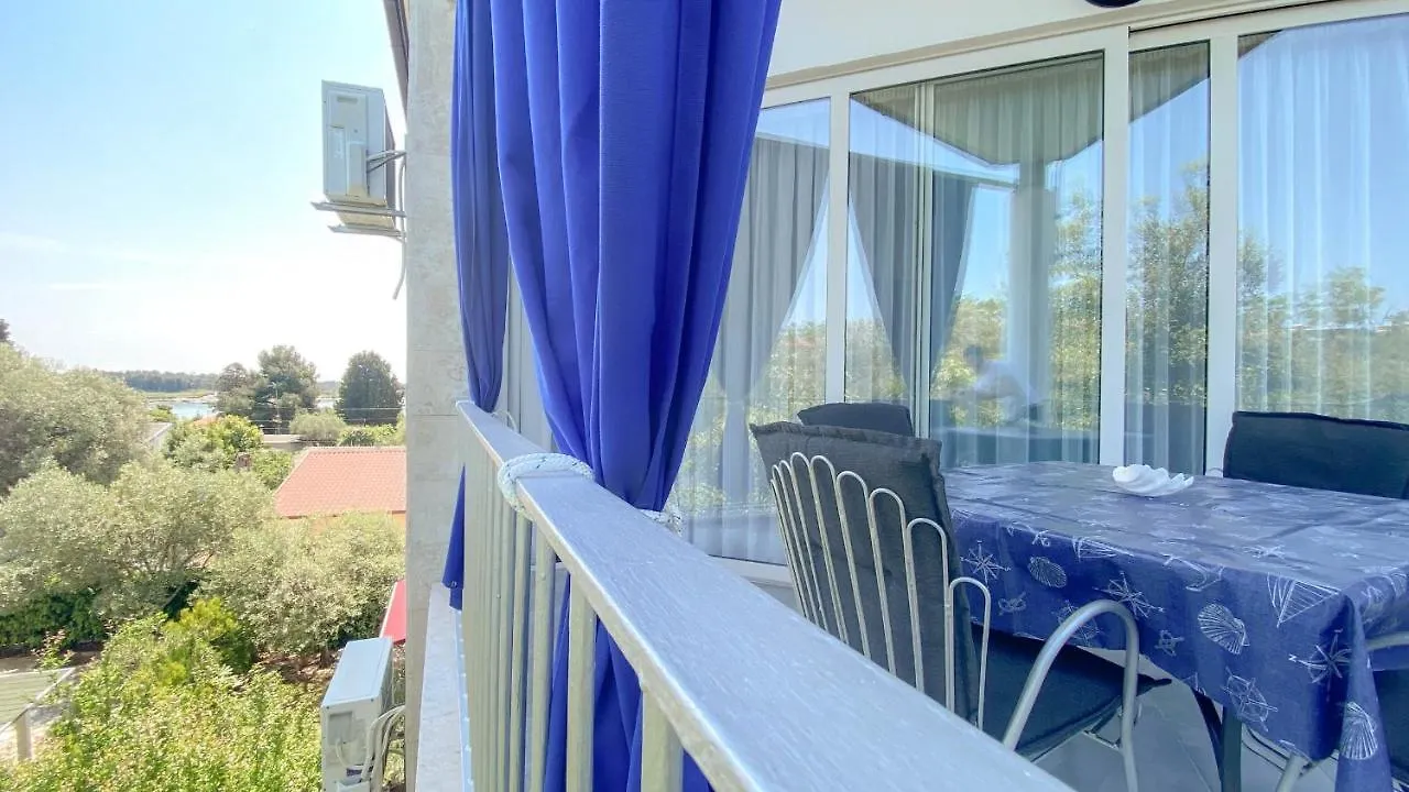 Romina Apartment Zambratija